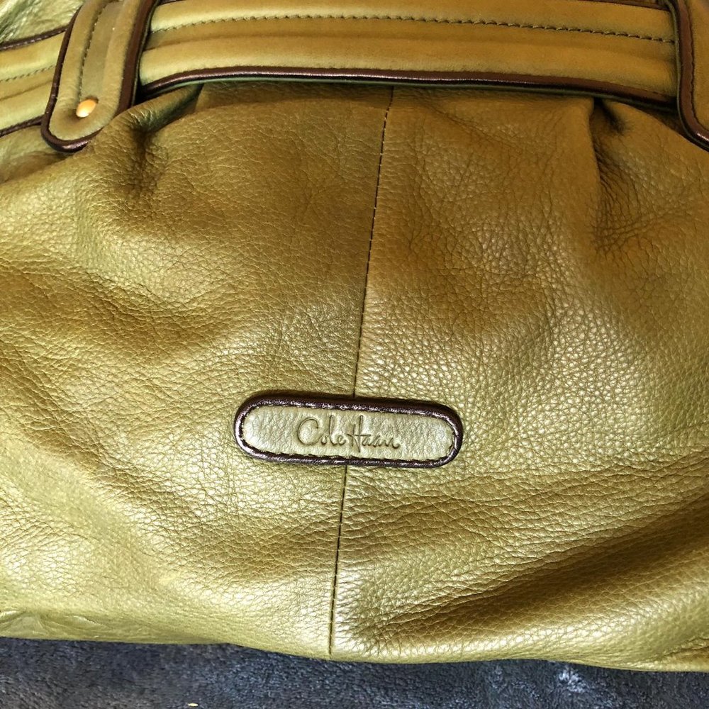 Cole Haan Olive Green Soft Pebble Leather AUTHENTIC Purse Excellent Condition - Picture 2 of 15